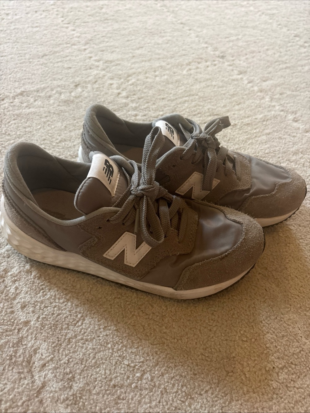 New Balance boys size 3 tennis shoes